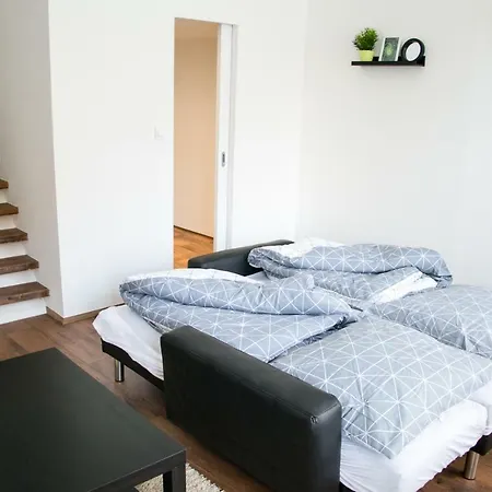 Sunny Aircon Apartment In The Centre Of Slany Exterior photo