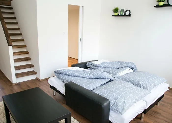 Sunny Aircon Apartment In The Centre Of Slany