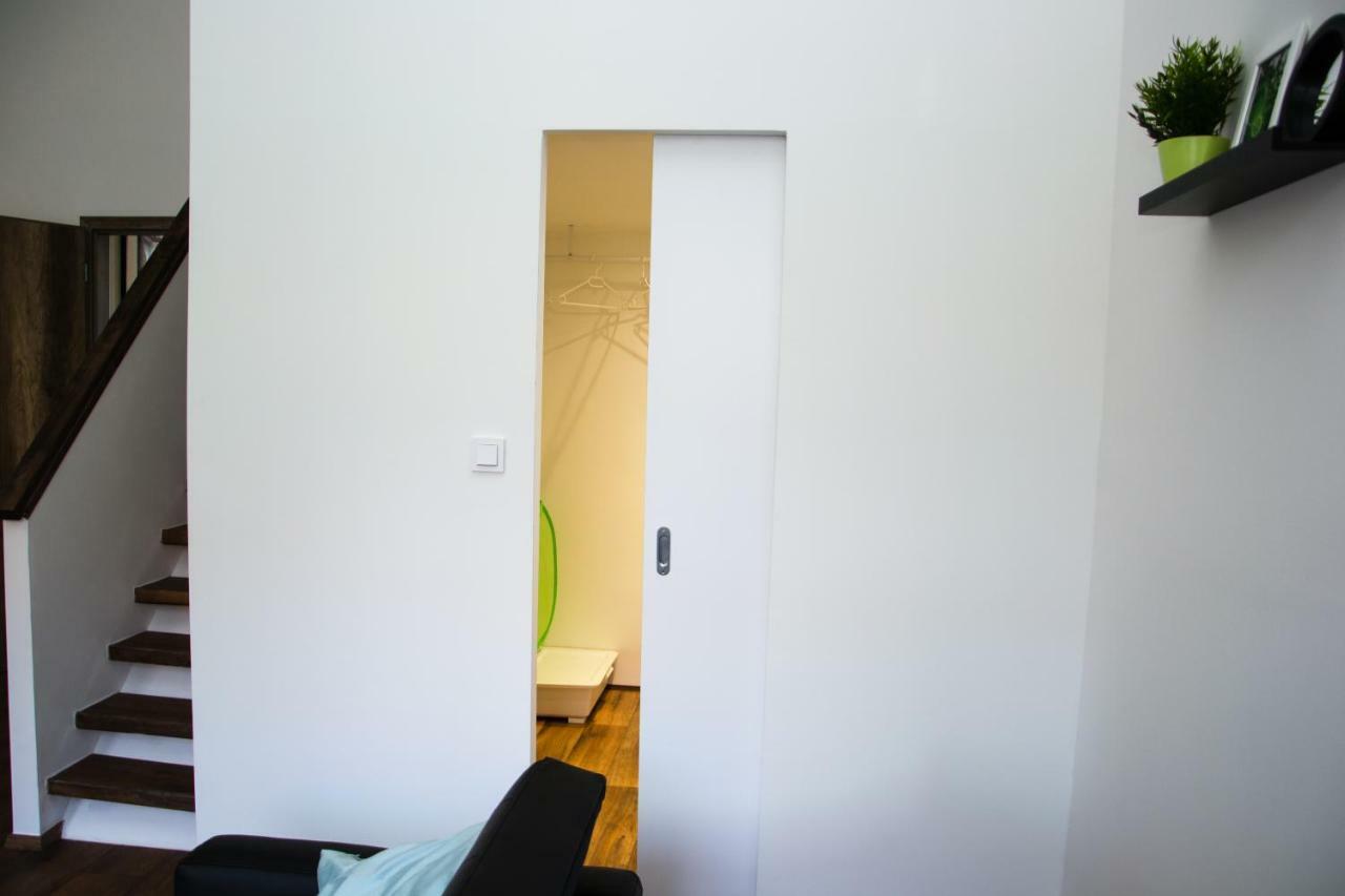 Sunny Aircon In The Centre Of Apartment *