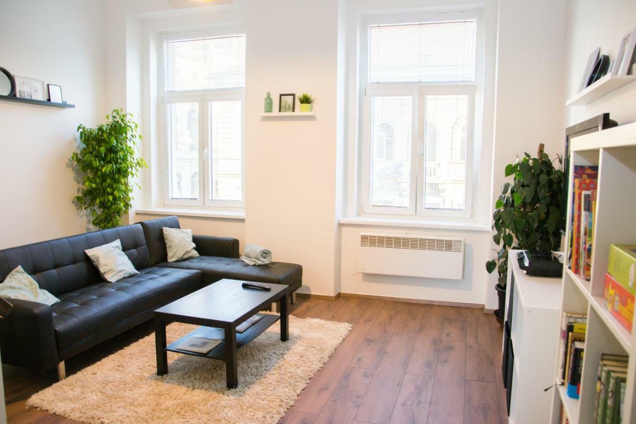 Sunny Aircon In The Centre Of Apartment *